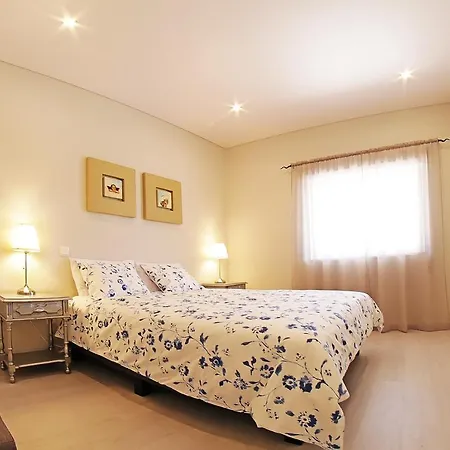 Few Steps To The Appartement