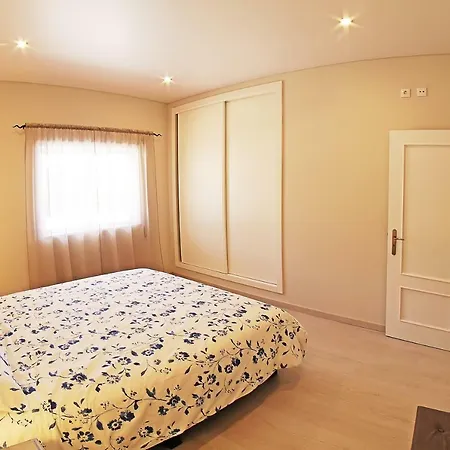 Few Steps To The Alvor