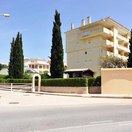 Few Steps To The 아파트 *