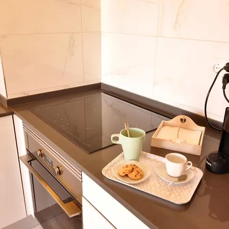 Few Steps To The Alvor