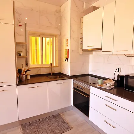 Few Steps To The * Alvor