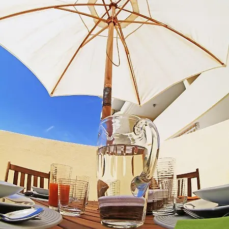 Few Steps To The * Alvor