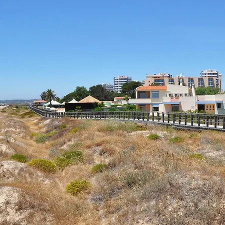 Few Steps To The Alvor