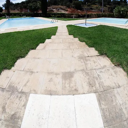 Few Steps To The Lejlighed *
