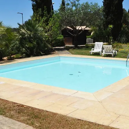 Few Steps To The * Alvor